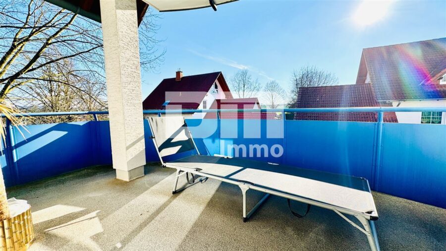 (R)eserviert!Gepflegtes Mehrfamilienhaus mit 7 Wohneinheiten - 1.OG rechts Balkon